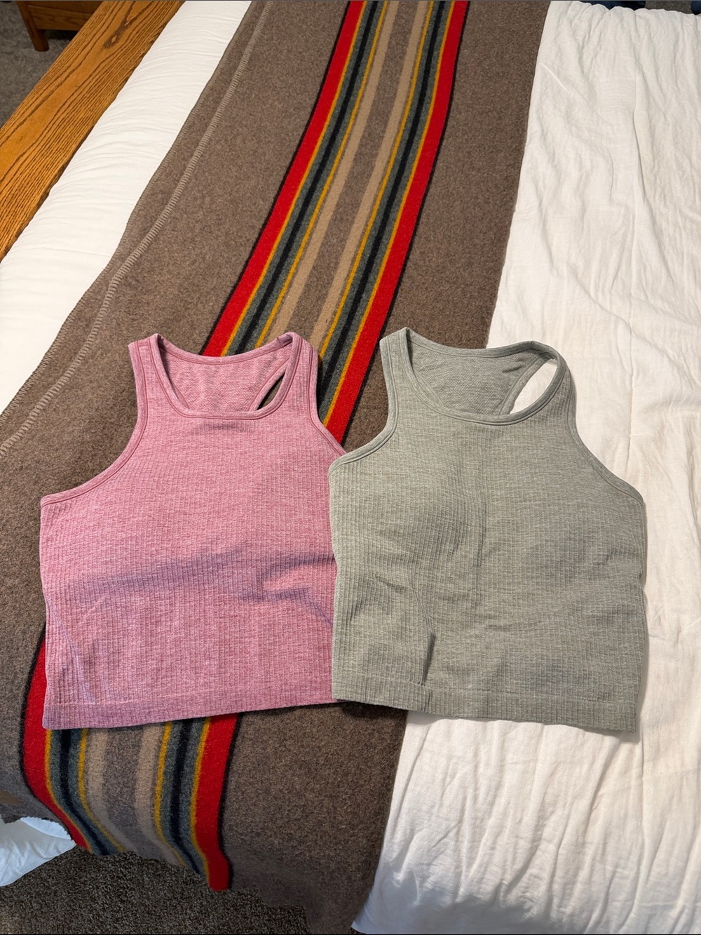 CRZ Yoga Built In Bra Tops M (2)